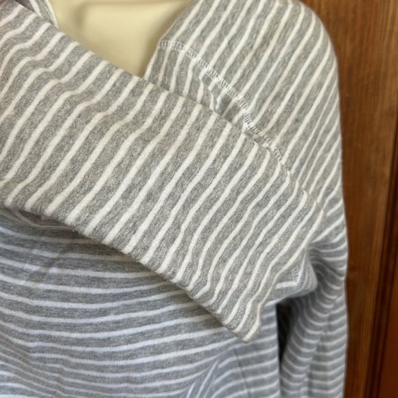 James Perse Standard Womens Grey White Striped Cowl Neck Size 2 (Medium) - Picture 6 of 11